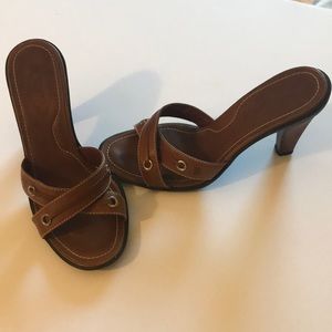 Tod’s grommet detail leather sandals GORGEOUS